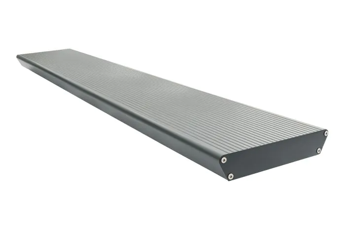 Aluminiumstufe rutschhemmend inkl. 2 Deckel und Schrauben - Ausführung: Anthrazit beschichtet, Breite: 1200 mm, Tiefe: 270 mm