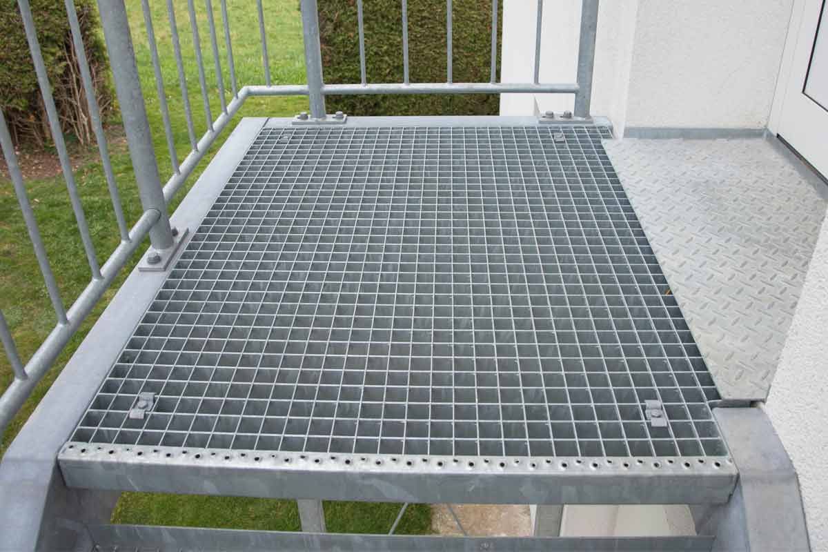 SPH Gitterrost Verzinkt 400x900mm Mit Zarge – Feuerv Verzinkter Einpressrost, Maschenweite 30x30mm