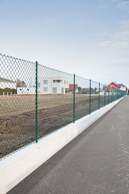 25 Meter Maschendrahtzaun KomplettSet Dingo Farbe grün, Höhe 150