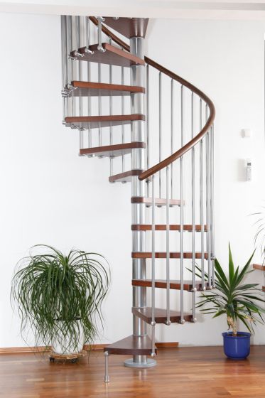 Spindeltreppe Innamincka - Holzart: Buche dunkel, Durchmesser: 148 cm, Metallfarbe: chrom, Abverkauf  
