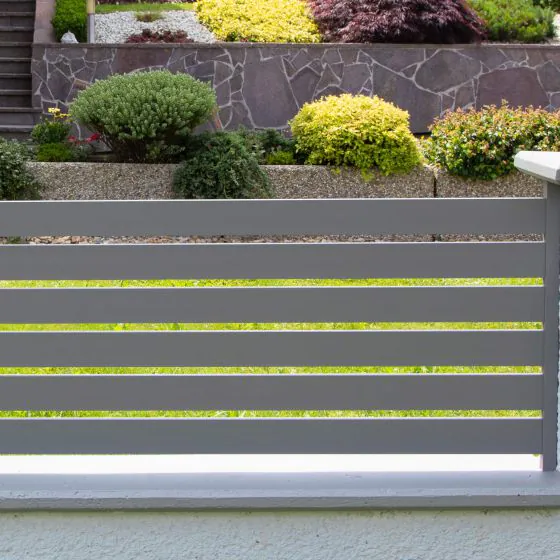 Aluminium Gartenzaun Dublin Zaunfeld - Höhe: 60 cm, Breite: 250 cm, Farbe: dunkelgrau RAL 9007