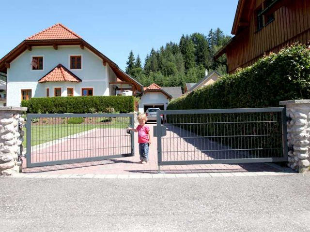 Rohrrahmenflügeltor 2-flügelig - Ausführung: anthrazit beschichtet, Höhe: 203 cm, Durchgangslichte: 200 cm