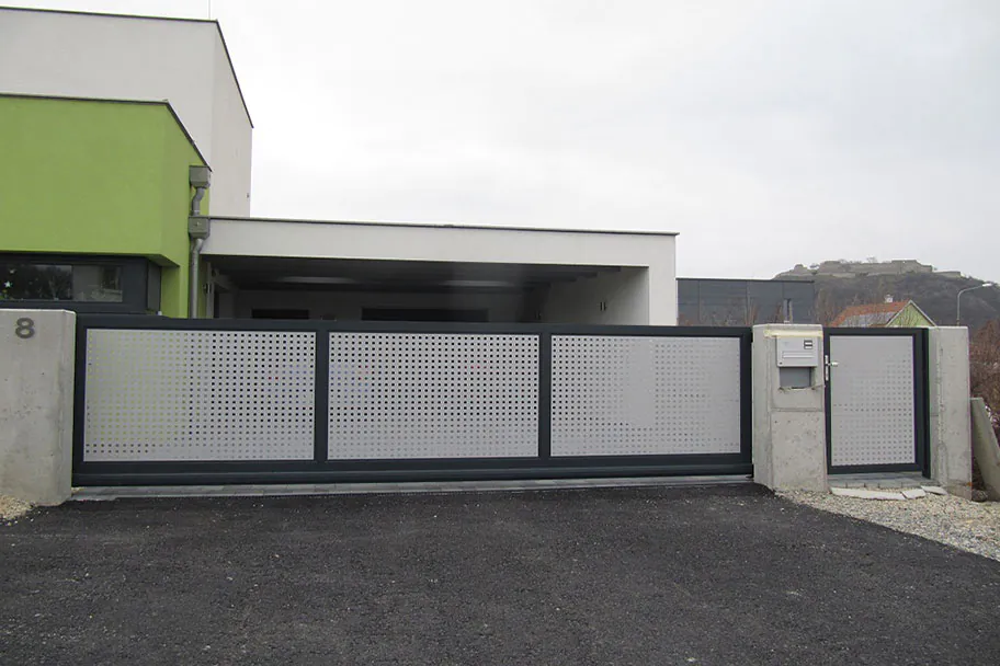 010-Alu-Schiebetor-Belfast