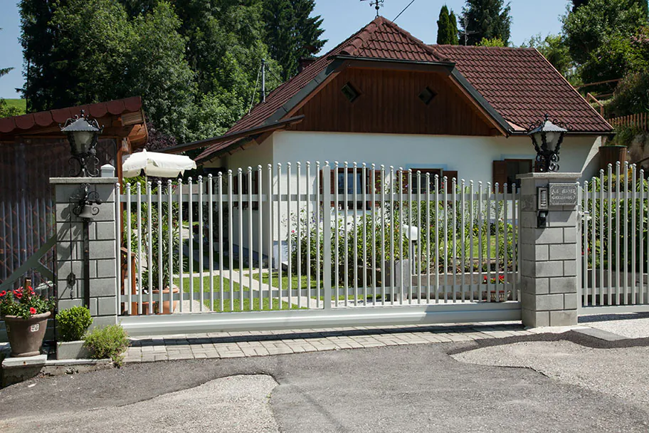 011-Alu-Schiebetor-Turin