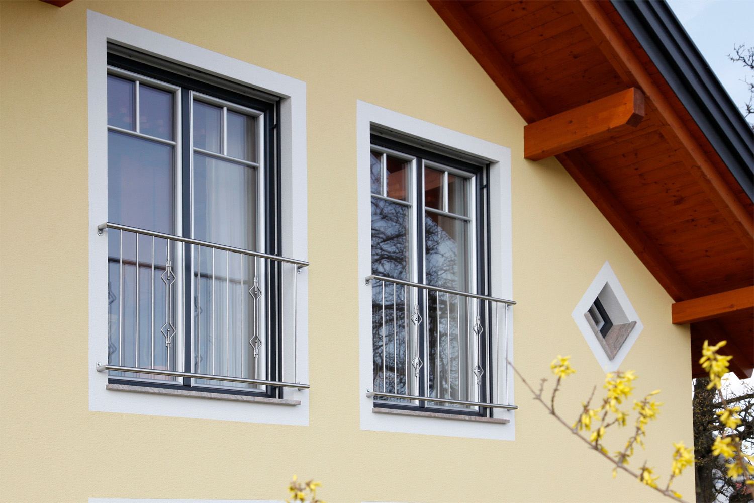 Robuste langlebige und pflegeleichte Fenstergitter